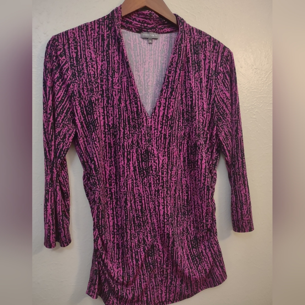 Vince Camuto Fuchsia Black Abstract Ruched Sides Stretch V-Neck 3/4 Sleeve Top - Picture 3 of 13